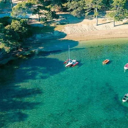 Vieux Moulin Avec Piscine Pour 7 Personnes Avec Piscine A * Hyères