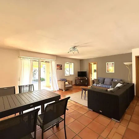 Vieux Moulin Avec Piscine Pour 7 Personnes Avec Piscine A Vila Hyères