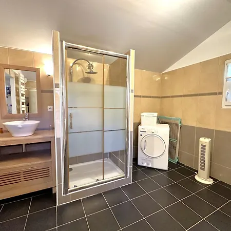 Vieux Moulin Avec Piscine Pour 7 Personnes Avec Piscine A Villa Hyères